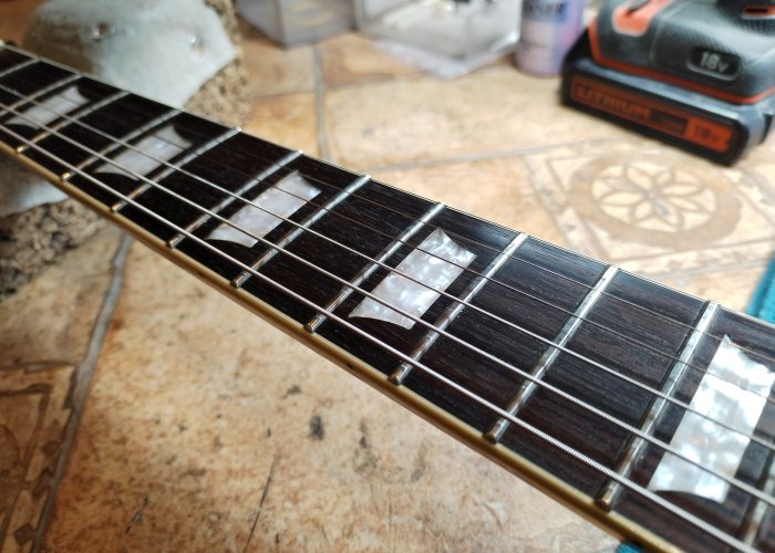 Bundozás – Epiphone