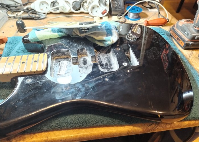 Tremolo csere